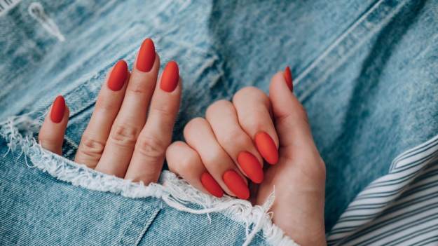 Wydajesz fortunę na hybrydy? Ten manicure robię w..